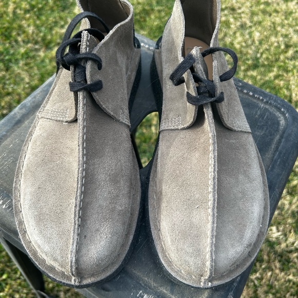 Clark’s Chukka boots size - 9.5 - Picture 1 of 4